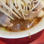 ラーメン二郎 - スープ