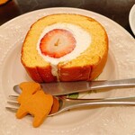 森のらくだ - いちごのロールケーキ