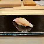 札幌 鮨 よこ田 - 鮫カレイの握り