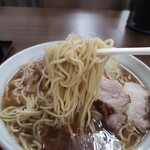 鬼ヤンマ - 麺はストレート細麺！