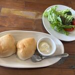 aqua - 生パスタランチのサラダとパン　2025.1