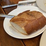 つばめグリル 品川駅前店 - ◎セットのパン