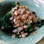 とん八 - ちぢみほうれん草のおひたし 380円(税込)(2024年1月22日撮影)