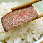 仙台牛たんけやき - 素材の味が感じられる岩塩