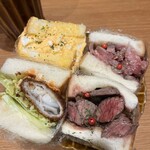 こんなにデカいサンドイッチは反則だ - 