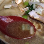 すごい煮干ラーメン凪 新宿ゴールデン街店本館 - スープ