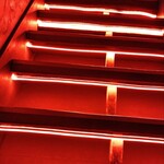 すごい煮干ラーメン凪 - 2階へ続く急階段