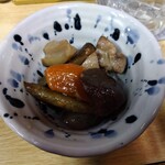 とん八 - 筑前煮 450円(税込)(2024年12月11日撮影)