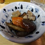 とん八 - 筑前煮 450円(税込)(2024年12月11日撮影)