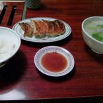 Hachifuku - ライス、餃子、コムタンスープ