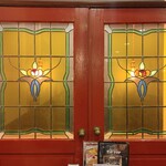 餡茶古珈舗TiPTOP  - 素敵な扉の側の席に案内されました。以前は、入り口の１つだったのかな。