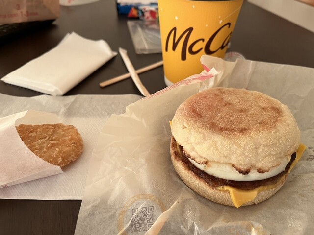 マック マクドナルド 四ツ橋店（ハンバーガー） | MEQQE（めっけ）