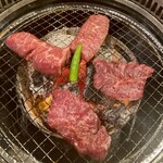 炭焼 金竜山 - カルビ焼き
