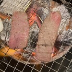 炭焼 金竜山 - これはふつうのタン