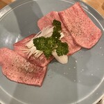 炭焼 金竜山 - こちらが上タン