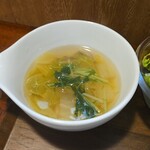 キッチン ブルー グローブ - 白菜スープのアップ