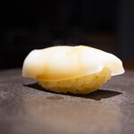 登喜和鮨 - ◇ハナイカ（新潟）
      ゲソのお出汁で軽く湯通しされ、口に放つと圧倒されるほどの稀に見ぬ一体感！ お弟子さんとの連携が生む、その一瞬の煌めきにベクトルを合わせた表現と味が記憶へと刻まれる。美味い！