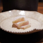 登喜和鮨 - ◆お造り：佐渡のクエ
      10kgの個体、皮だけ茹でてあります。