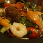 裏参道牛肉店 - 前菜塩ゆでエビ＆サーモンサラダ