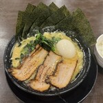 横浜家系ラーメン 龍馬家 - 