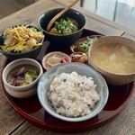 オグカフェ - （1月のメニュー）国産地鶏と聖護大根こっくり煮 温玉のせ@税込1,400円