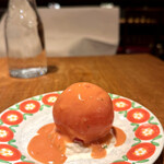 キャピタル東洋亭 本店 - 丸ごとトマトのサラダ