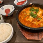 コリアンダイニング 李朝園 - ナッコップセ定食 1580円(税込)