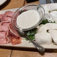 オービカ モッツァレラバー 横浜店 - 