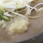 魔界ラーメン 月光 - ニンニクは無料。券売機で選択出来ます