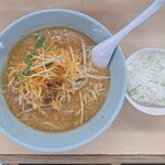 くるまやラーメン - 料理写真: