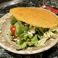 ステーキハウス ケルン アネックス - シーザーサラダと粉チーズ煎餅❗️