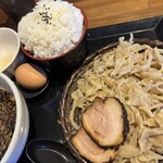 タカクノカモソバ - 麺は縮れ太麺　たぶん蕎麦粉入り