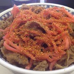 吉野家 - 牛丼特盛つゆだく（560円）1063kcal＋紅しょうが七味これが僕の食し方