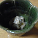 2014.6)7000円のコースおお通しは、胡麻の香りがいい里芋でした