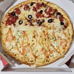 ピザハット - 「明太仕立て海老グラタンピザ（チーズ増量）」と「やみつきアンチョビオリーブ」（Mサイズ、ハーフ&ハーフ）