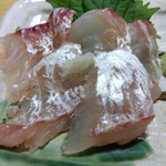 とん八 - 天然真鯛刺身 520円(2024年12月4日撮影)