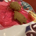 BISTRO VAGUE - シェフからの一皿　動物型のビスケットにパテをつけていただきました。