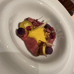 BISTRO VAGUE - 黒毛和牛もも肉のローストと真珠貝　ベアルネーズソース