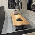 炭火焼肉 肉郎 - 小上がり席