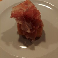 おしゃべりきのこ - ②揚げパンに生ハムを乗せて
