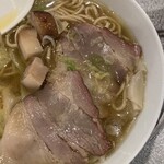 焼豚らーめん じゅんこ - 焼豚はスライスと角切りの2種