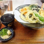おおもり手打うどん - 釜揚げ（天ぷら付き）