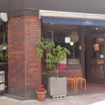 カフェ メリア - 神田錦町、五十通り沿いの交差点
