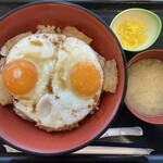 来島海峡サービスエリア フードコート - 今治焼豚玉子飯　820円
