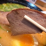 むさし - モモ肉のチャーシューはちょい固めでした。