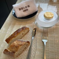 ベージュ アラン・デュカス 東京 - 