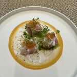 Grand rocher - 鰤シャンパンマリネ　柿ソース　バターミルク