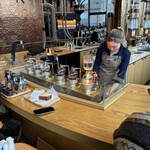 スターバックス リザーブ ロースタリー トウキョウ - コーヒーの抽出はサイフォンも選べる