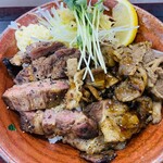 肉のヤマ牛 - 料理写真:厚切り牛タン＆カルビ丼