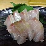 とん八 - かんぱち刺身 520円(税込)(2024年11月20日撮影)